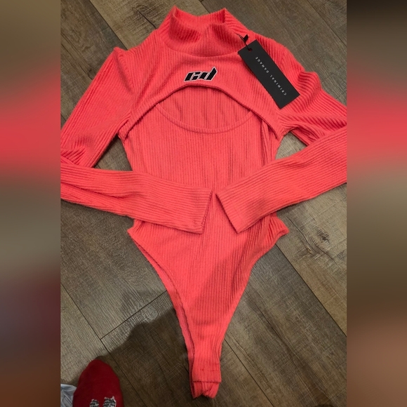 Criminal Damage ($95) Neon Coral Ribbed Cutout Bodysuit NWT Streetwear - Picture 2 of 10